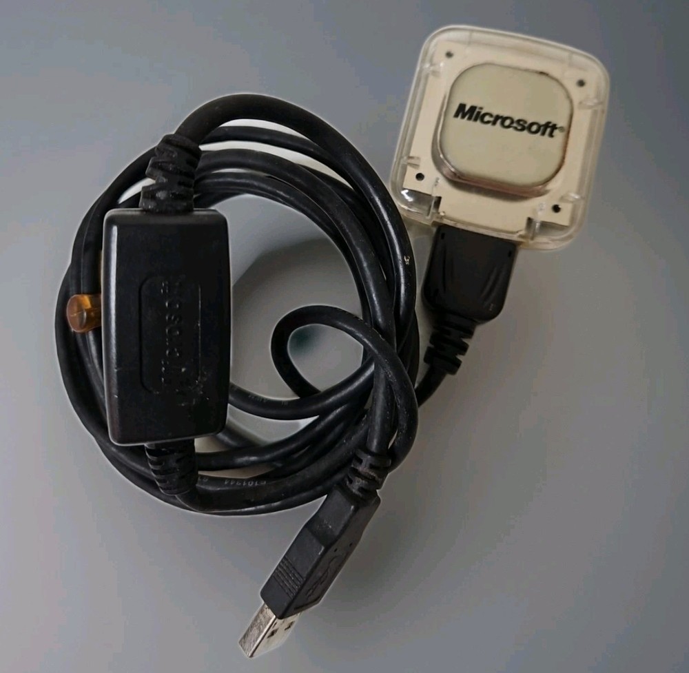 Microsoft GPS-500 GPS Receiver with USB Cable