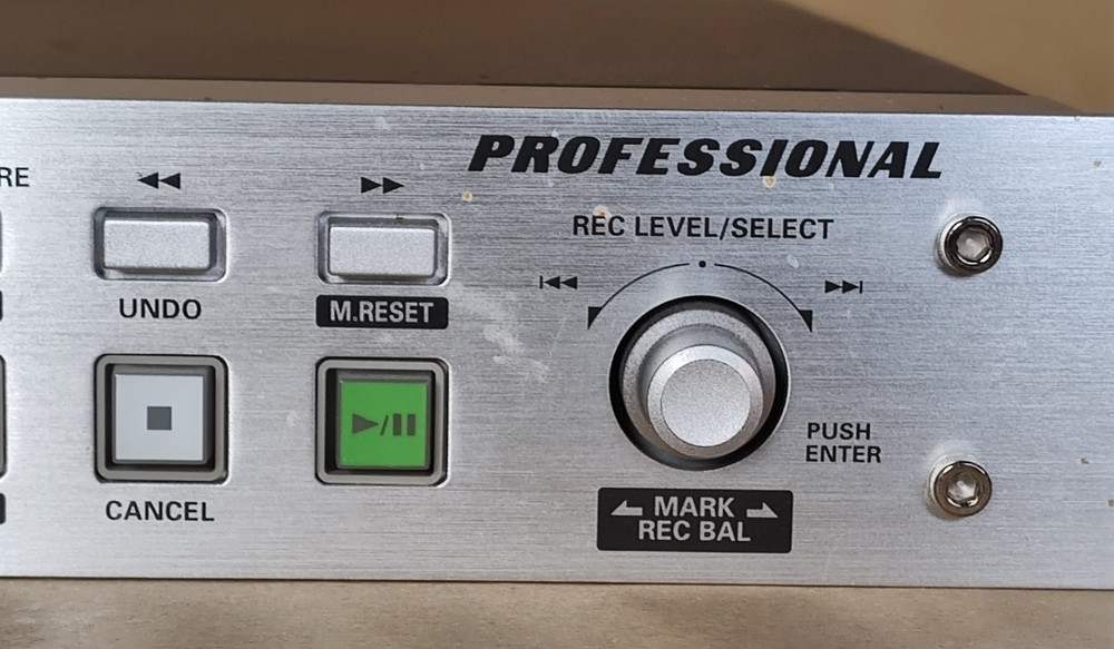 Marantz PMD570 Professional 2 Channel Solid State Audio Recorder Pre-owned