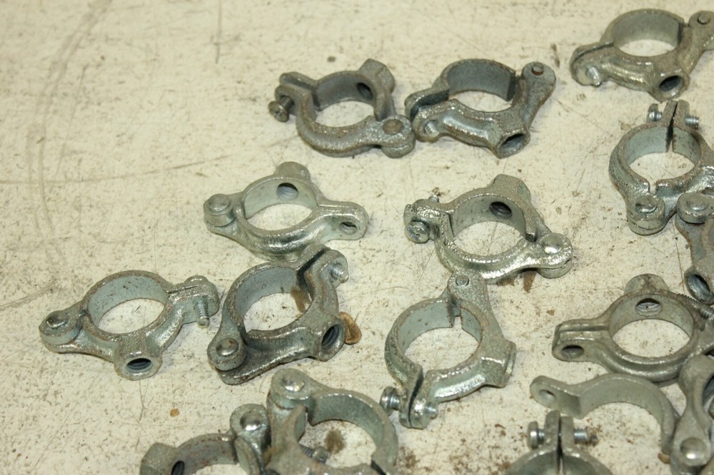 A lot of 3/4" Electro-Galvanized Split Ring Extension Hanger