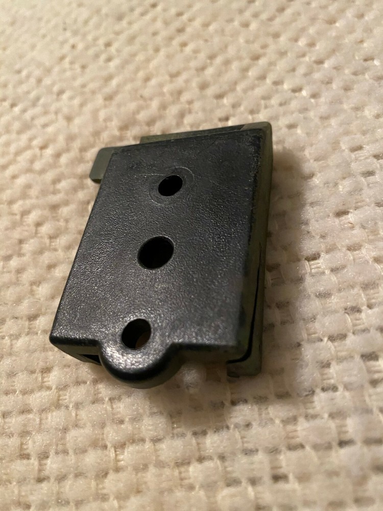 Wide 3 Hole Plastic Quiver Mount