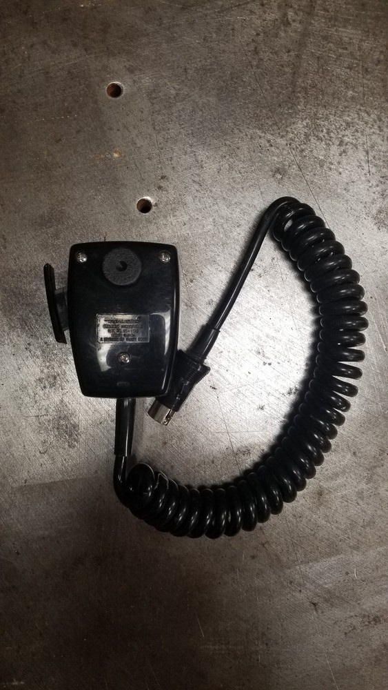 Realistic Dynamic Microphone #21-1172