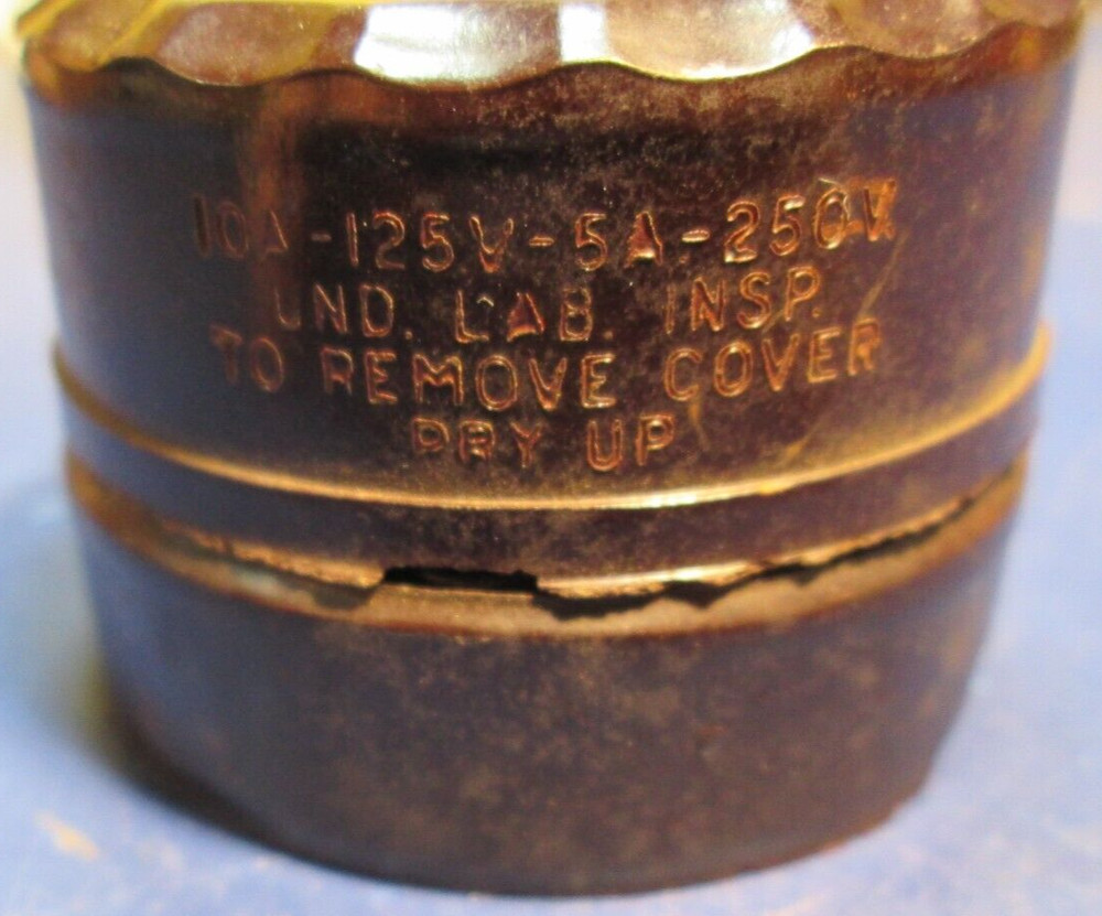 Vintage, Monowatt UL, Surface Mount, Round, Toggle Switch