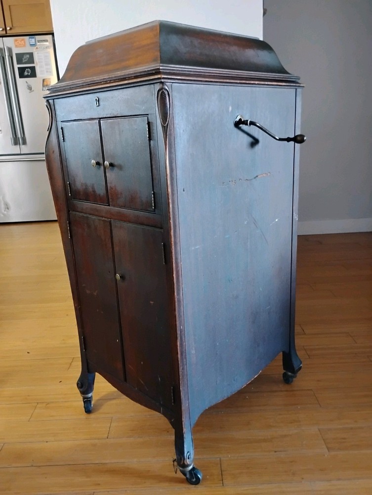 Victrola Talking Machine VV-XI-218629G