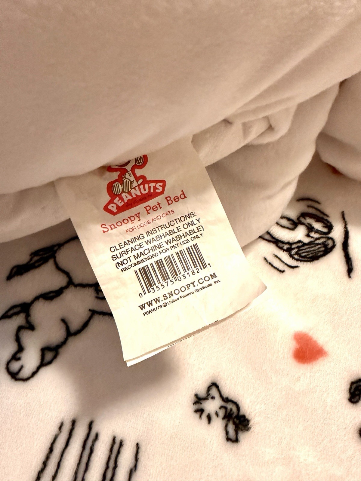 Snoopy Peanuts 30" Dog or Cat Bed Plush NWOT VERY RARE