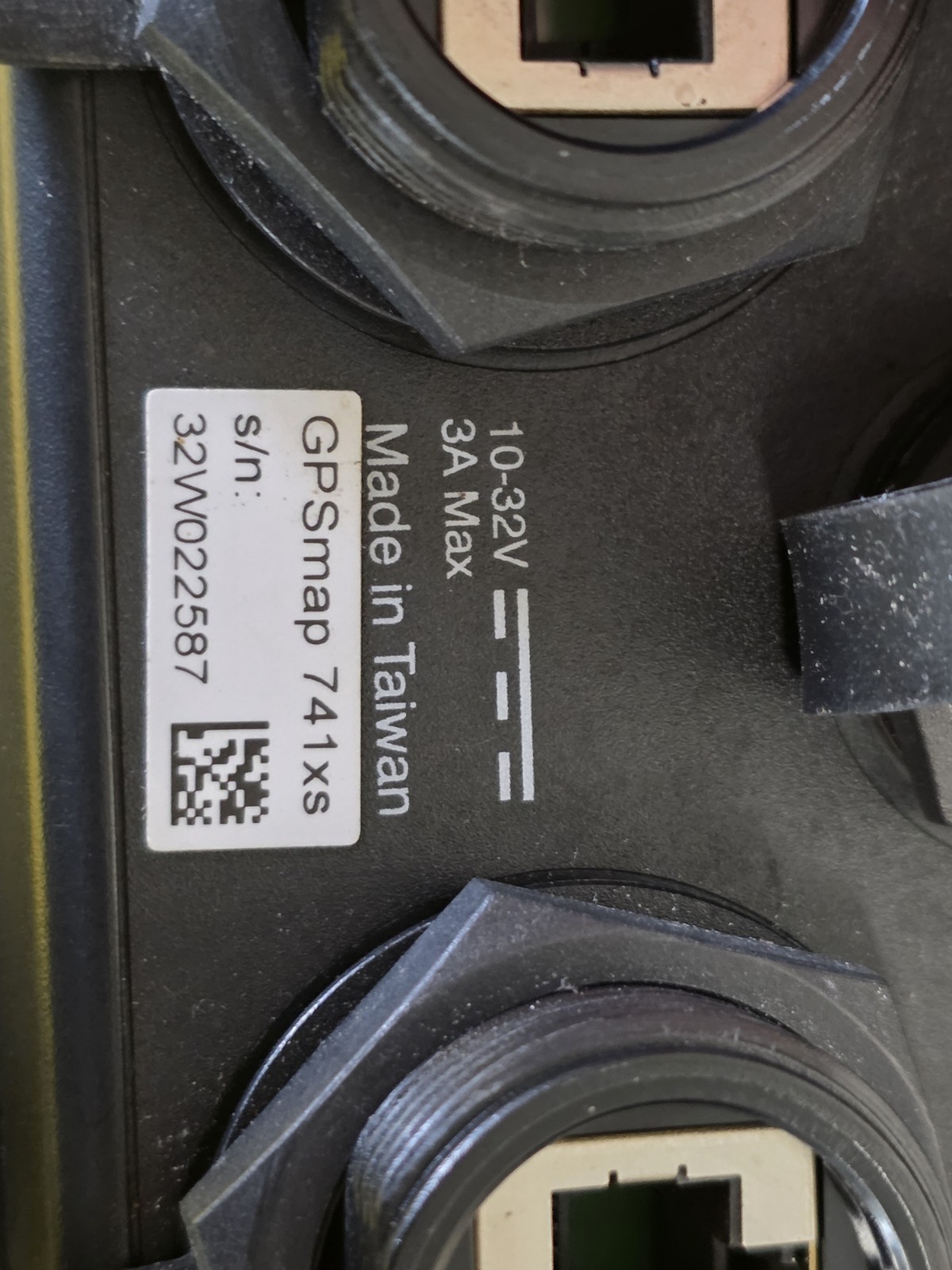 Garmin GPSmap 741XS GPS Chartplotter Multifunction Display W/ Cover & Cable