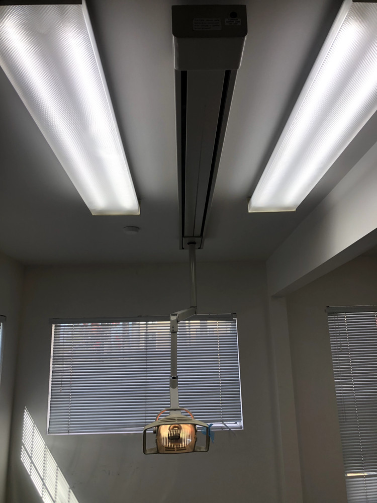 A-Dec Dental Ceiling Mount Light - single Trak, full functional