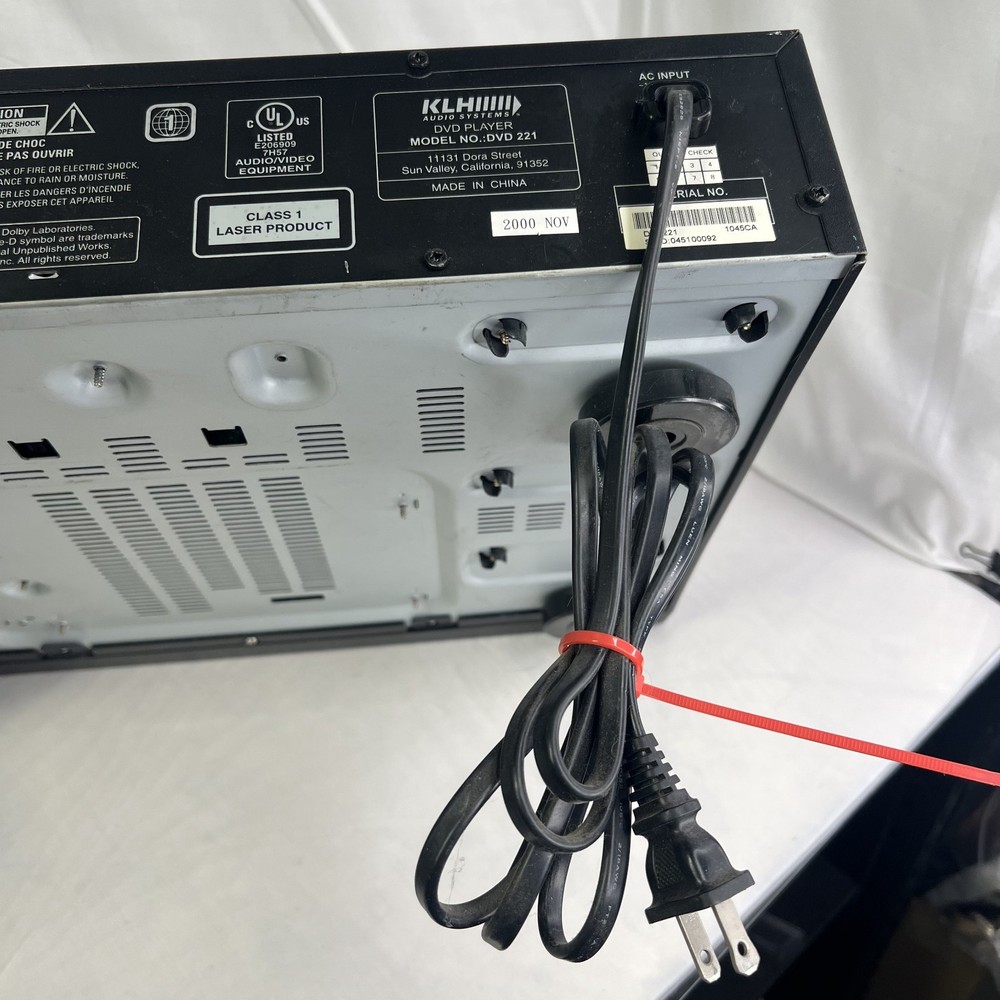 KLH DVD 221 DVD. CD. Player NO Remote control.