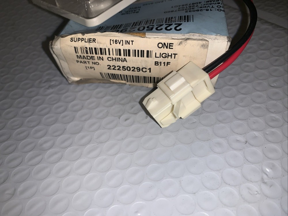 INTERNATIONAL INTERIOR LIGHT - 2225029C1