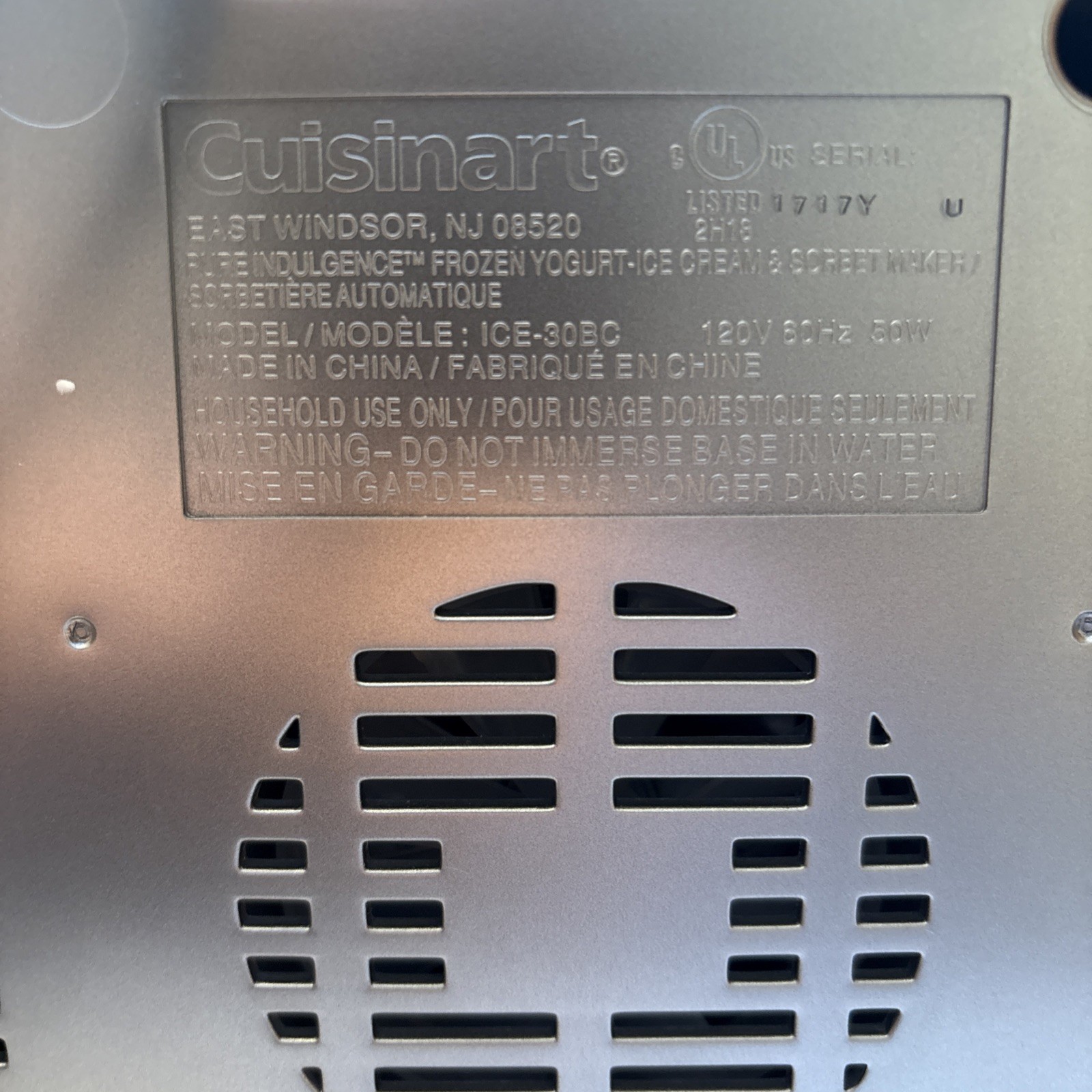 Cuisinart 2 Quart Frozen Yogurt Sorbet Ice Cream Maker ICE-30BC Motor Base Only