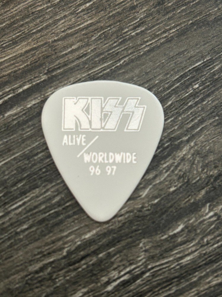 KISS Guitar Pick GENE SIMMONS Alive Reunion White Silver No Dash Vintage Kiss
