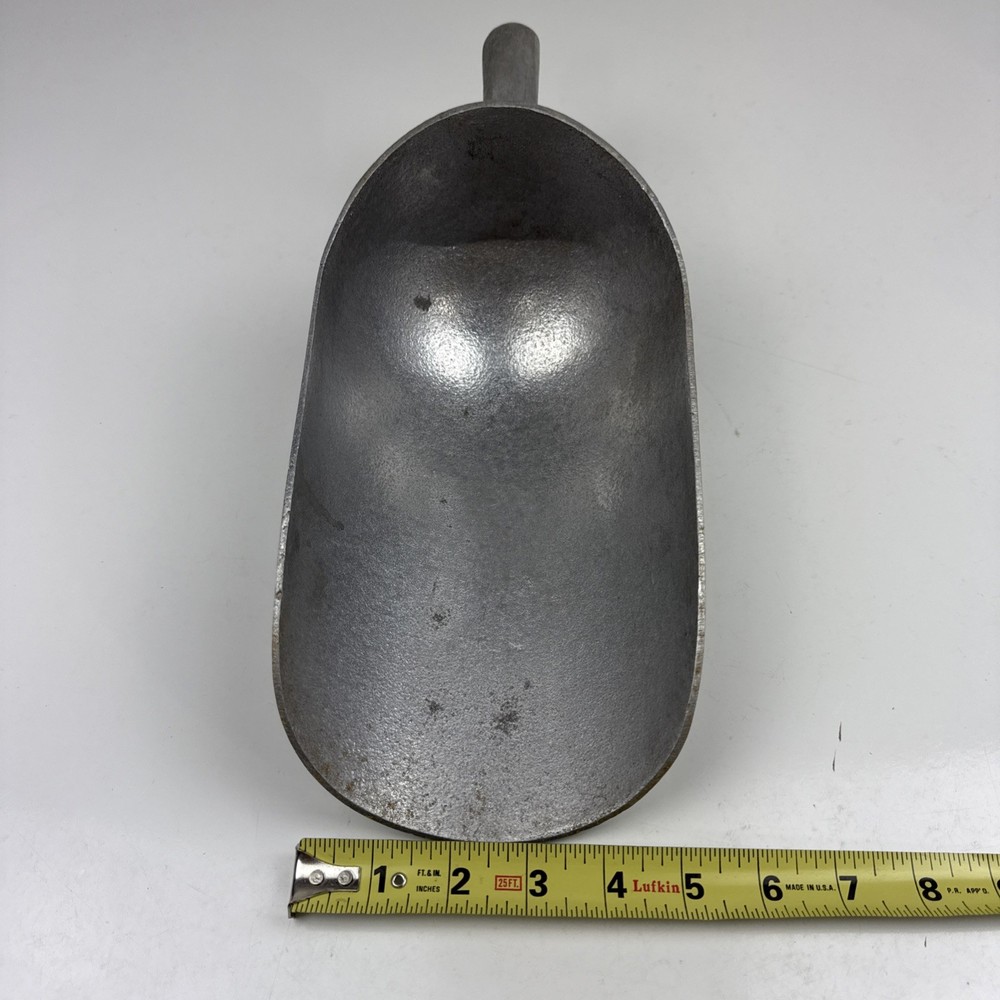 Aluminum scoops