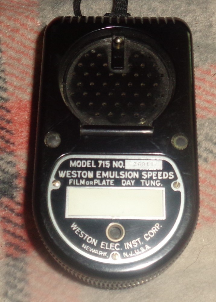 Weston Master Emulsion Speeds Model 715 Exposure Meter Universal"