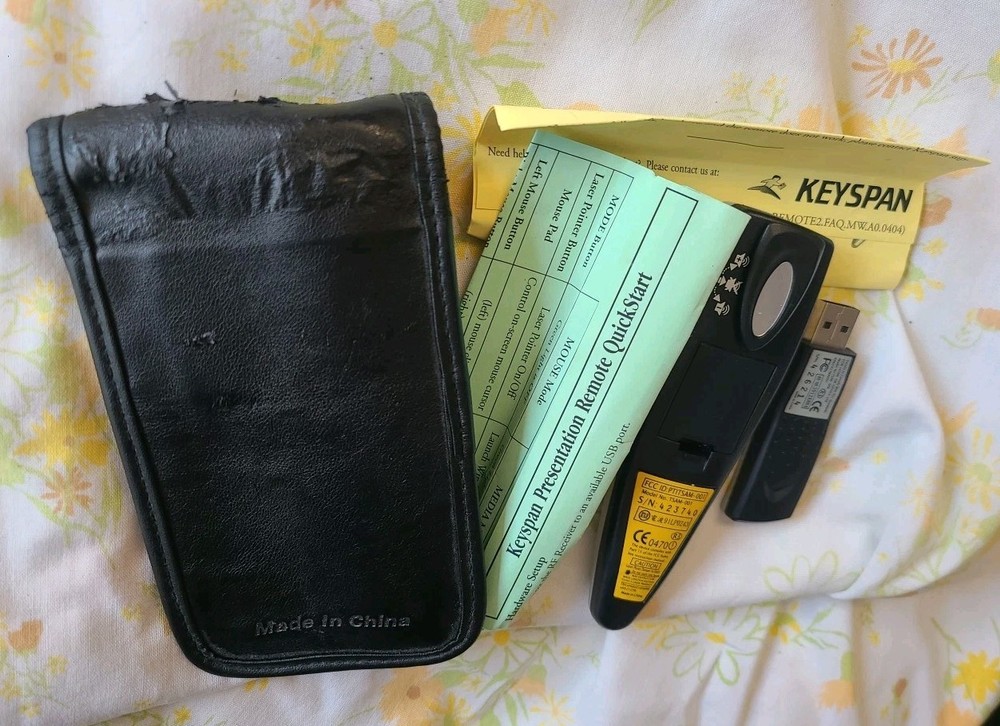 Keyspan TSAM-001 TSAR-006 Universal Wireless Remote Mouse Laser Pointer w/case