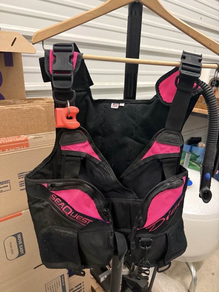 Womens SeaQuest DIVA BCD Size Small Scuba Diving