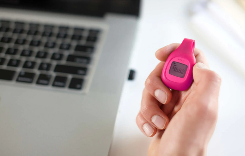 Fitbit Zip Wireless Activity Calories Steps Tracker Clip On Pedometer (Pink)