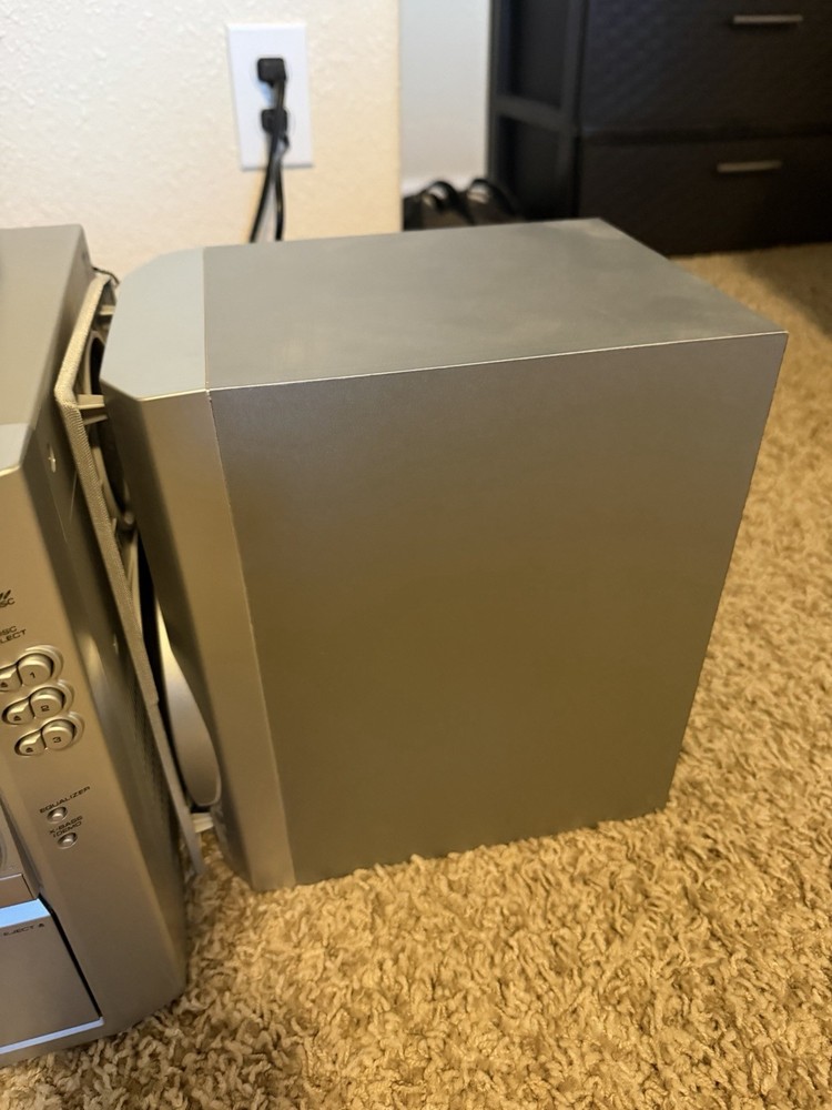 Sharp XL-HP500 Mini Component Stereo System w/ CP-HP500 Speakers