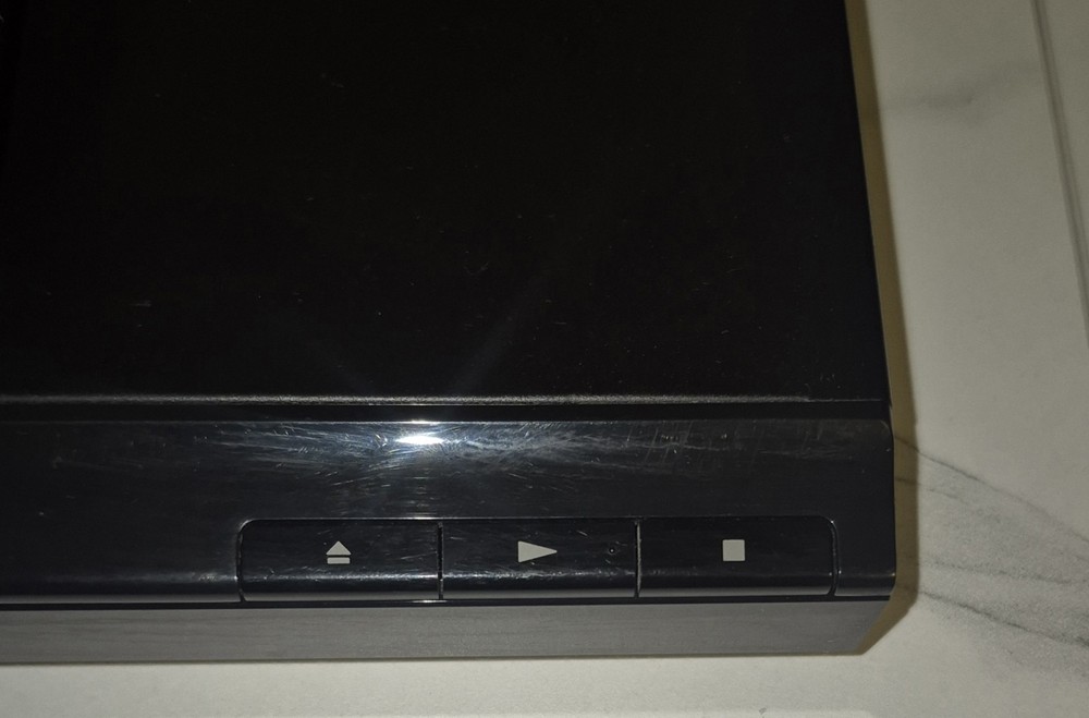 Sony DVP-SR200P DVD, CD Player W/Remote & AV Cables