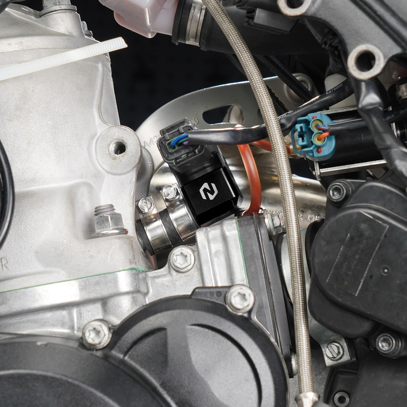 NICECNC TBI Crankcase Pressure Sensor Bracket For KTM 250 300 EXC/XCW 2024-2026