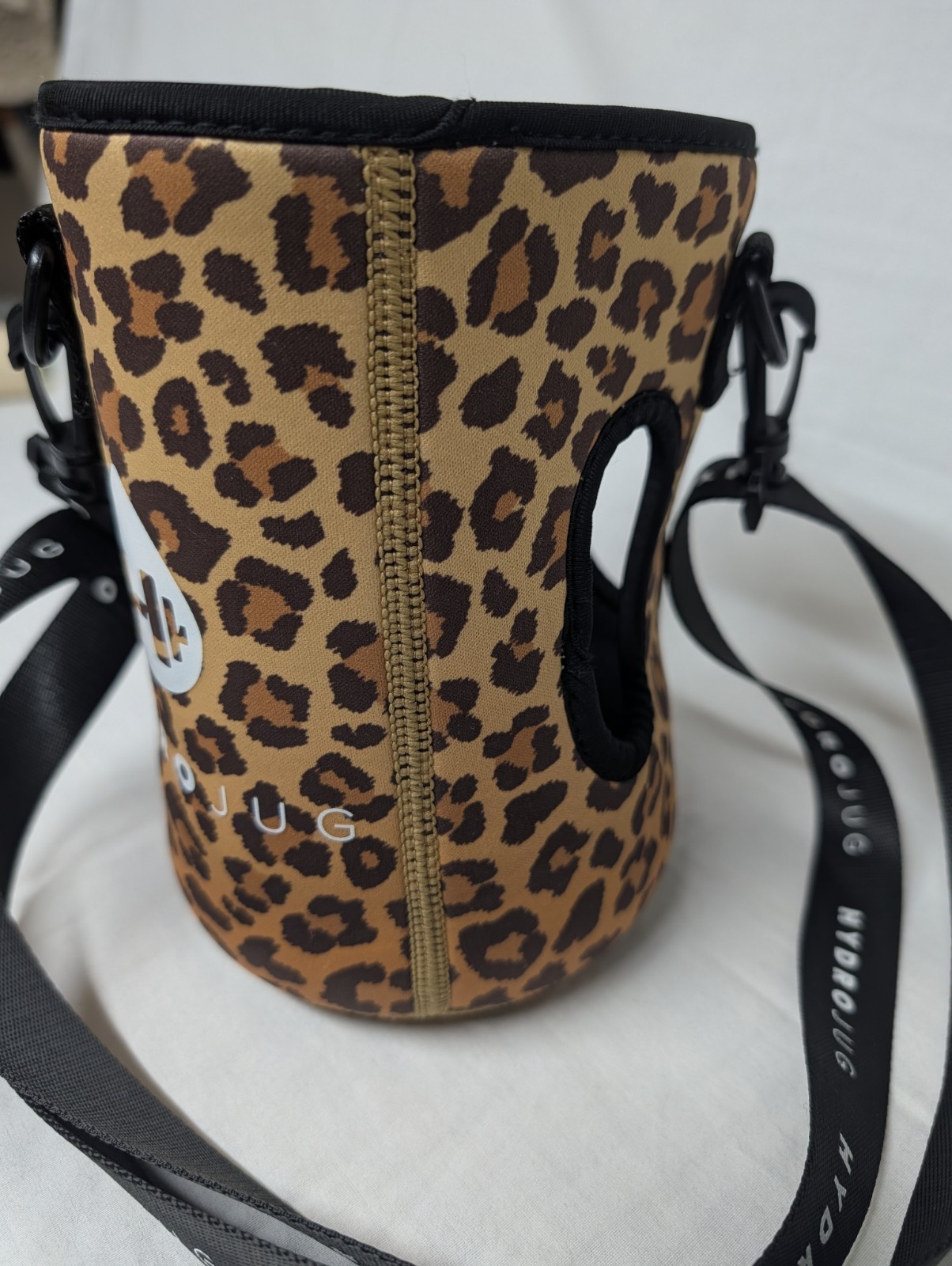 Hydrojug Sleeve With Black Strap Leopard Print