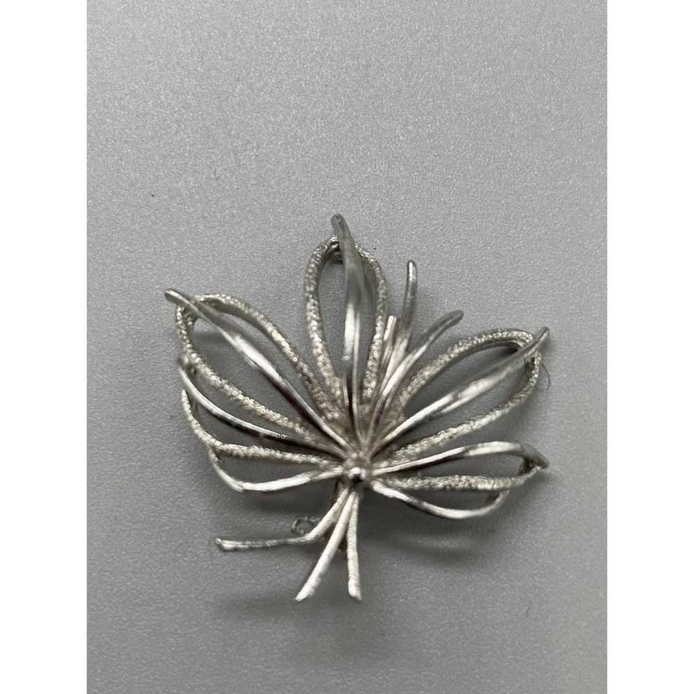 Vtg 1.75" Silver Tone Fall Nature Leaf Boho Brooch blk1