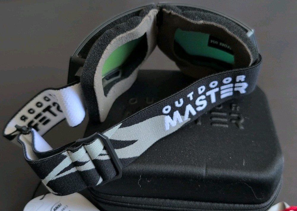 NWT OutdoorMaster Ski Snowboard Folding Goggles Black Frame Adjustable Strap