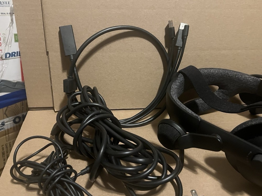 VALVE INDEX VR Virtual Reality Headset ONLY /w Cables - Tested