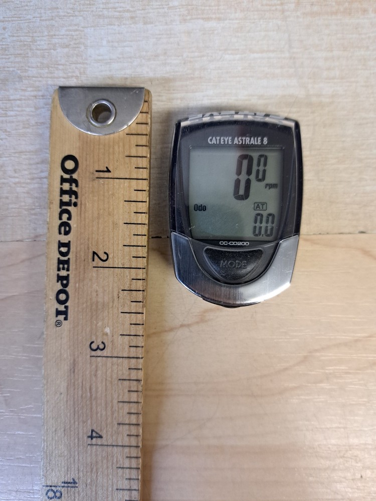 Cateye Astrale 8 CC-CD200 , 8 function Bicycle Computer