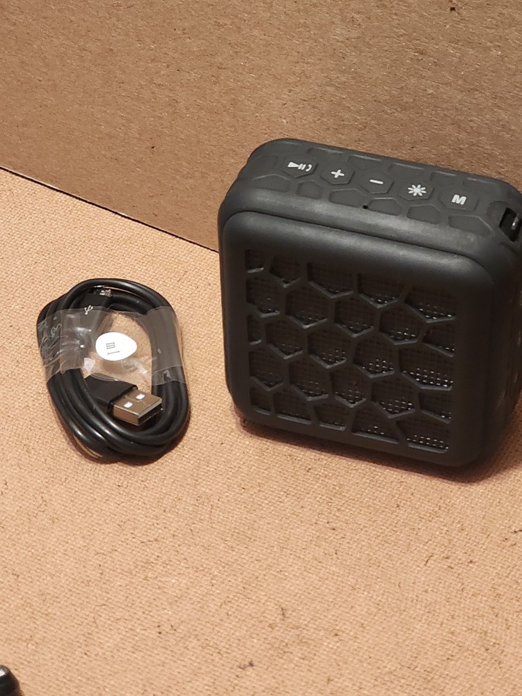 BlueAnt VIVID Portable Bluetooth Speaker LED Lighting Dust Proof / Splash Proof