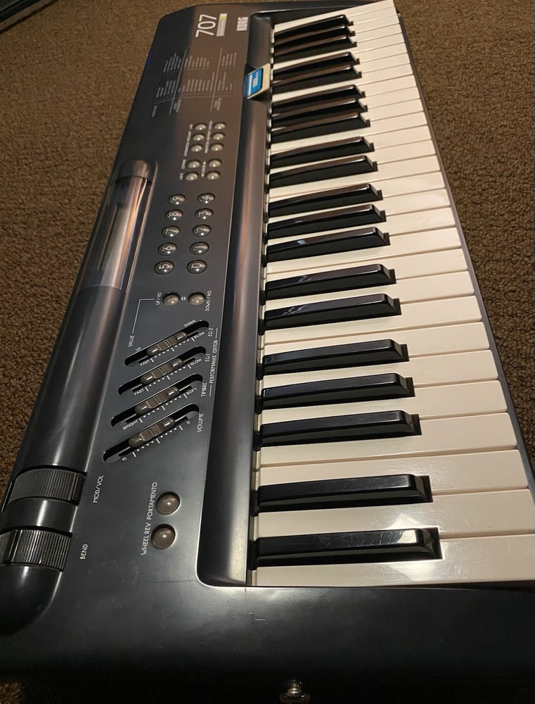 Korg 707 Performing Synthesizer