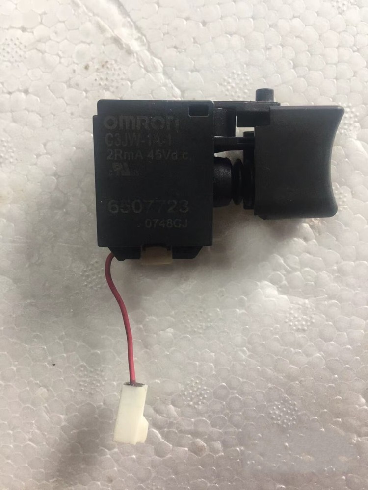 1PCS New 6507723 650772-3 2RmA 45VDC trigger switch