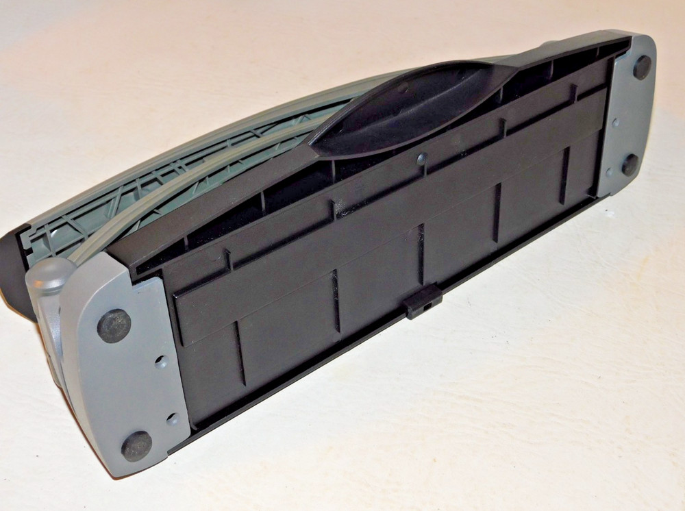 Staples ARC 11-Hole Desktop Paper Punch for DiscBound Notebook System, Used