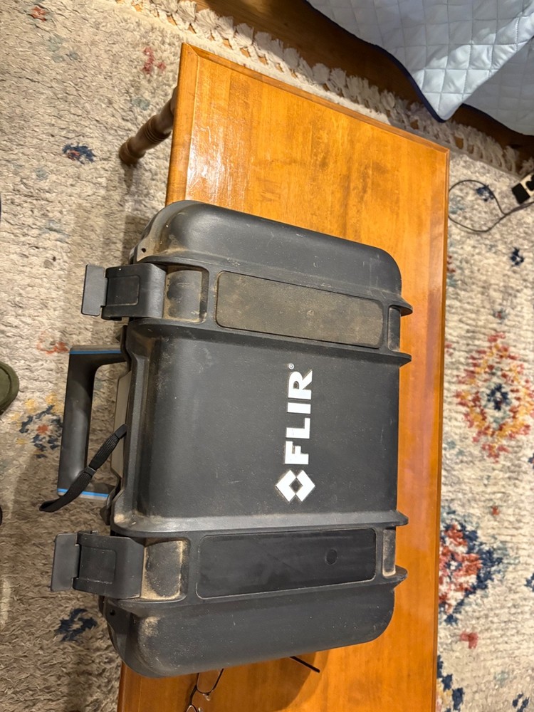thermal infrared camera. E 40 bx. fLIR