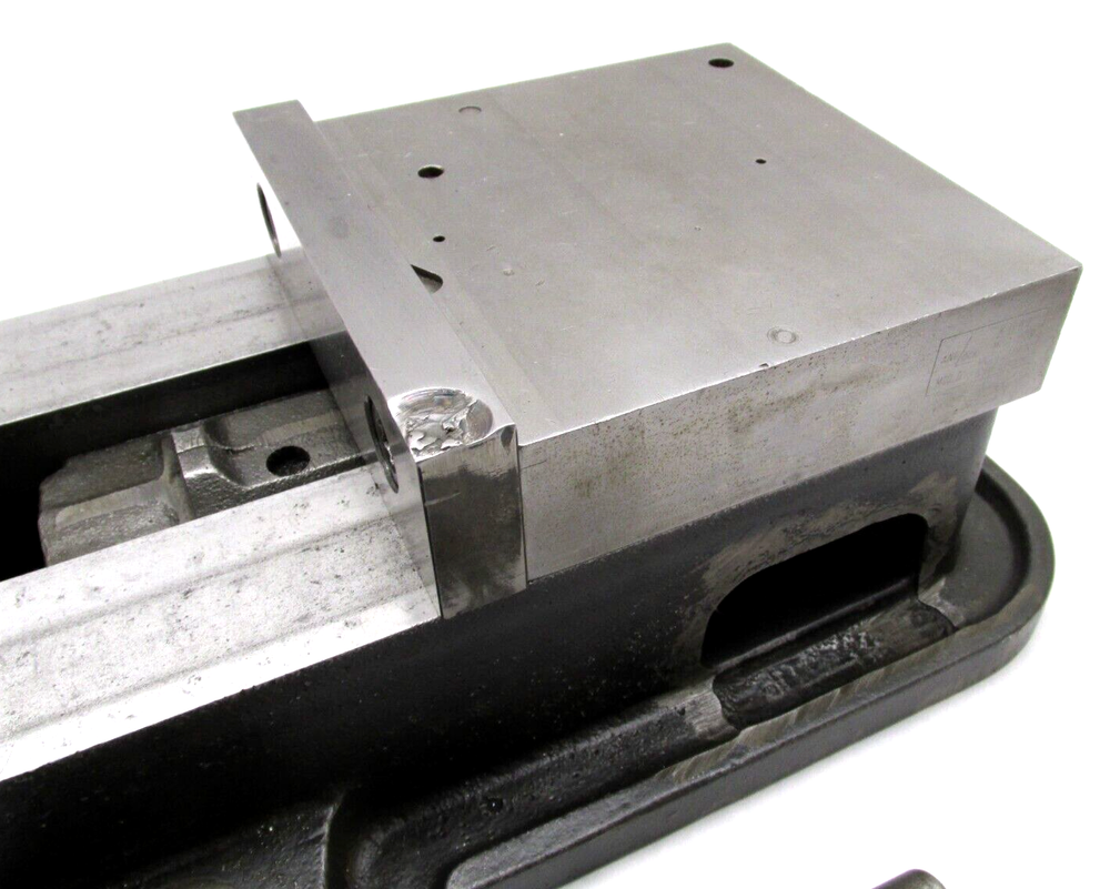 KURT ANGLOCK 6" MILLING MACHINE VISE w/ JAWS & HANDLE - #D60