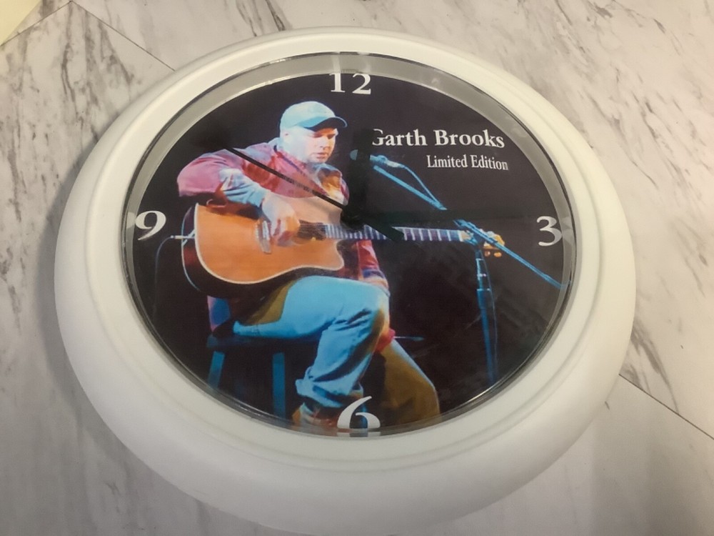 Garth Brooks Wall Clock-vintage-.**RARE** 9”