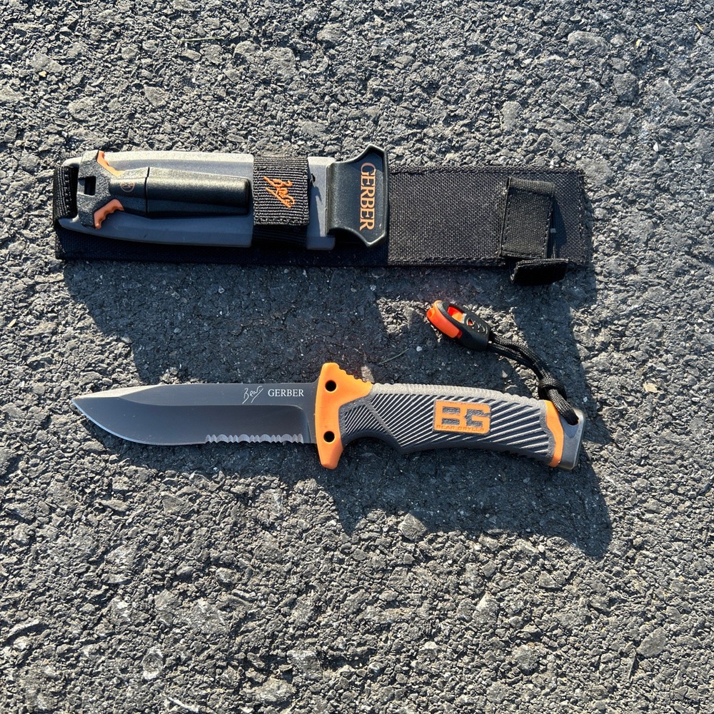 Gerber Bear Grylls Ultimate Survival Knife Fixed Blade, Fire Starter, Sharpener