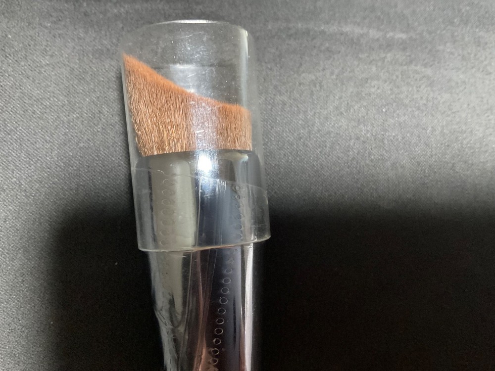 SEPHORA “CURVED” FOUNDATION 6.5” BRUSH