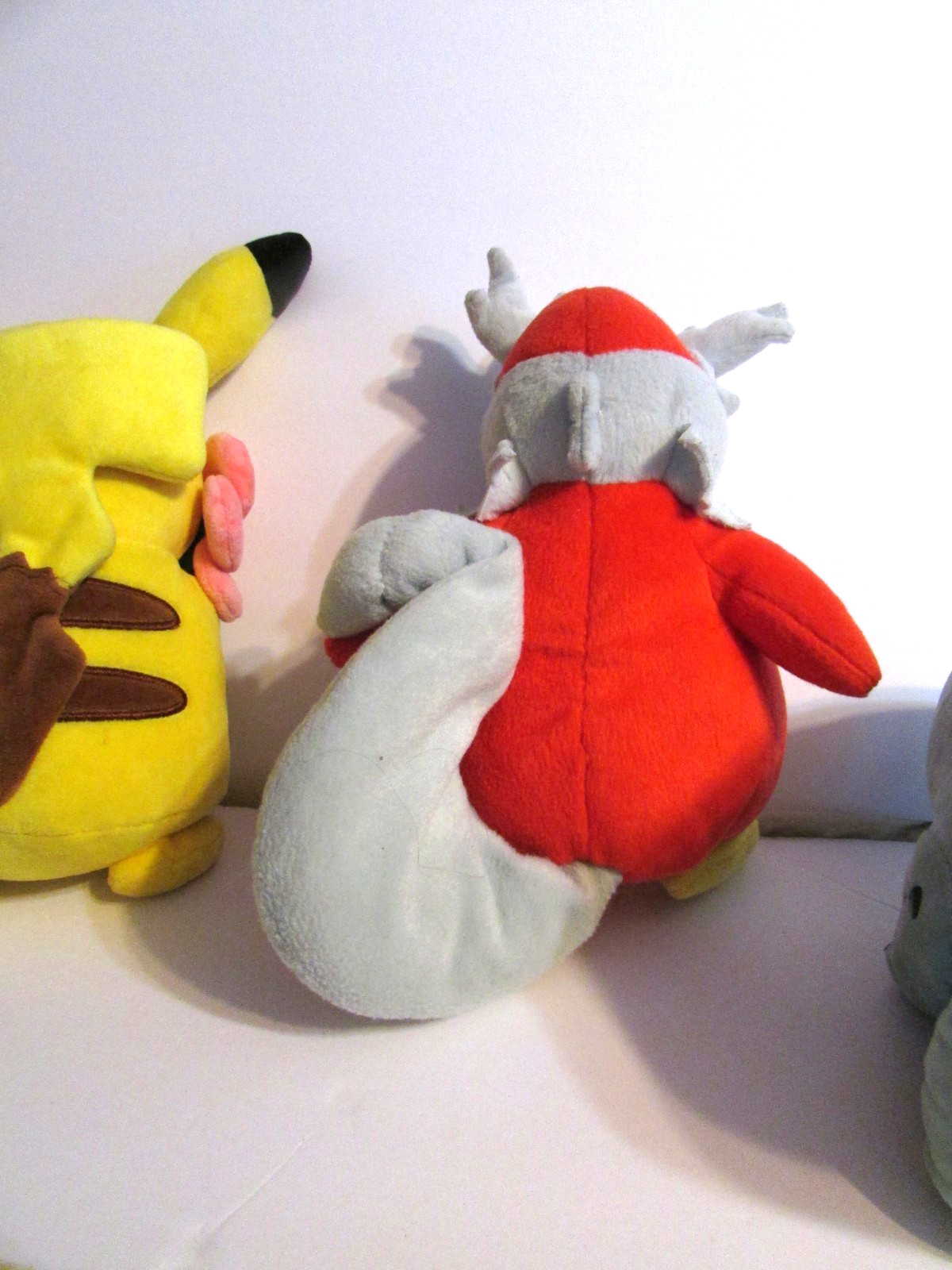 Lot Of 4 Pokemon Plush Pikachu W/Flower Delibird Bulbasaur