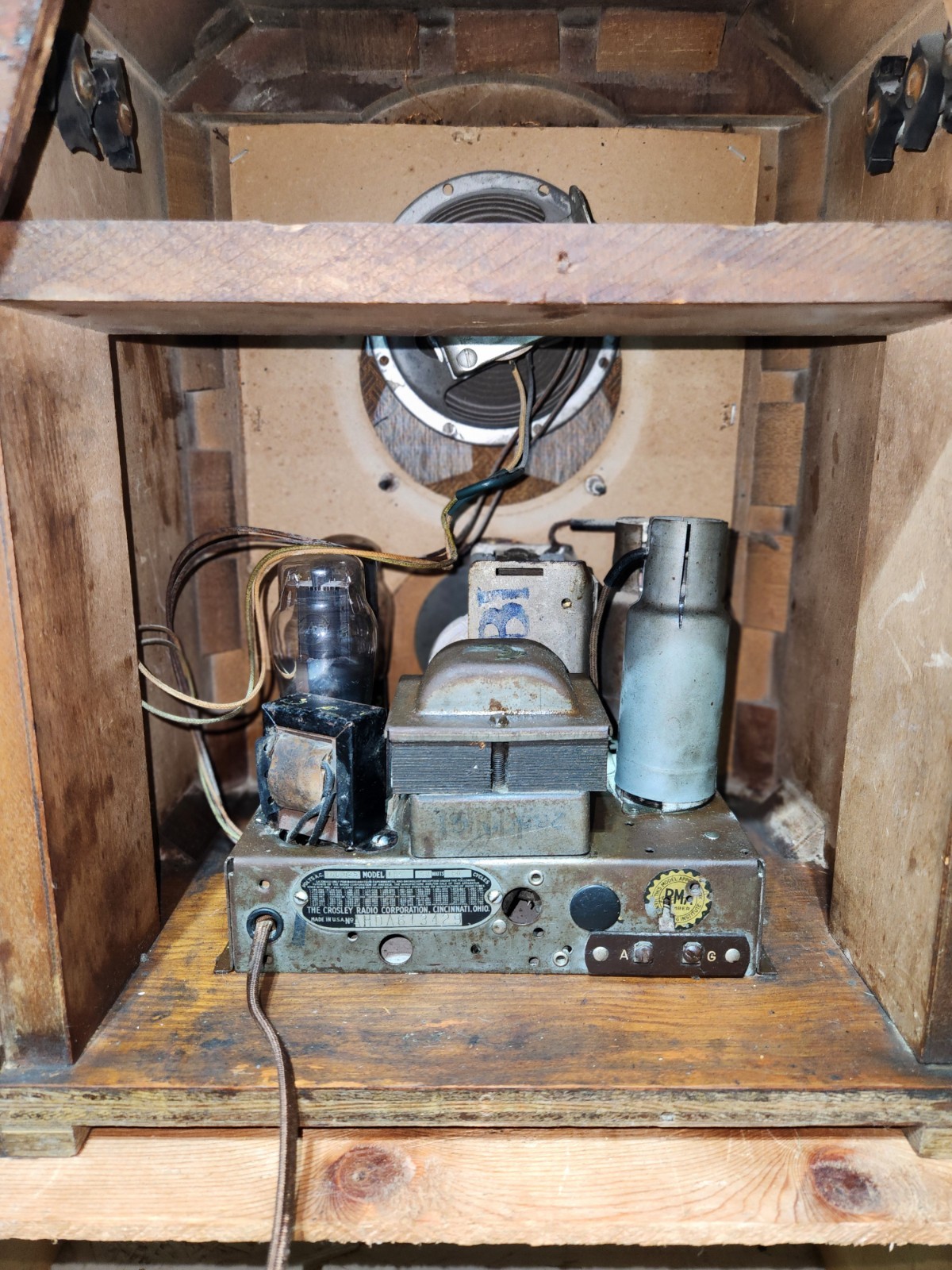 Art Deco CROSLEY Tombstone Table Top Tube Radio 1933/34 ~ Model 184