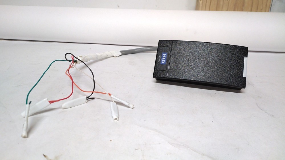 HID iClass SE R10 Mini Mullion Card Reader