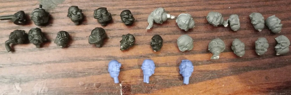 Warhammer 40k Bits - 25 x Assorted Space Marine Heads