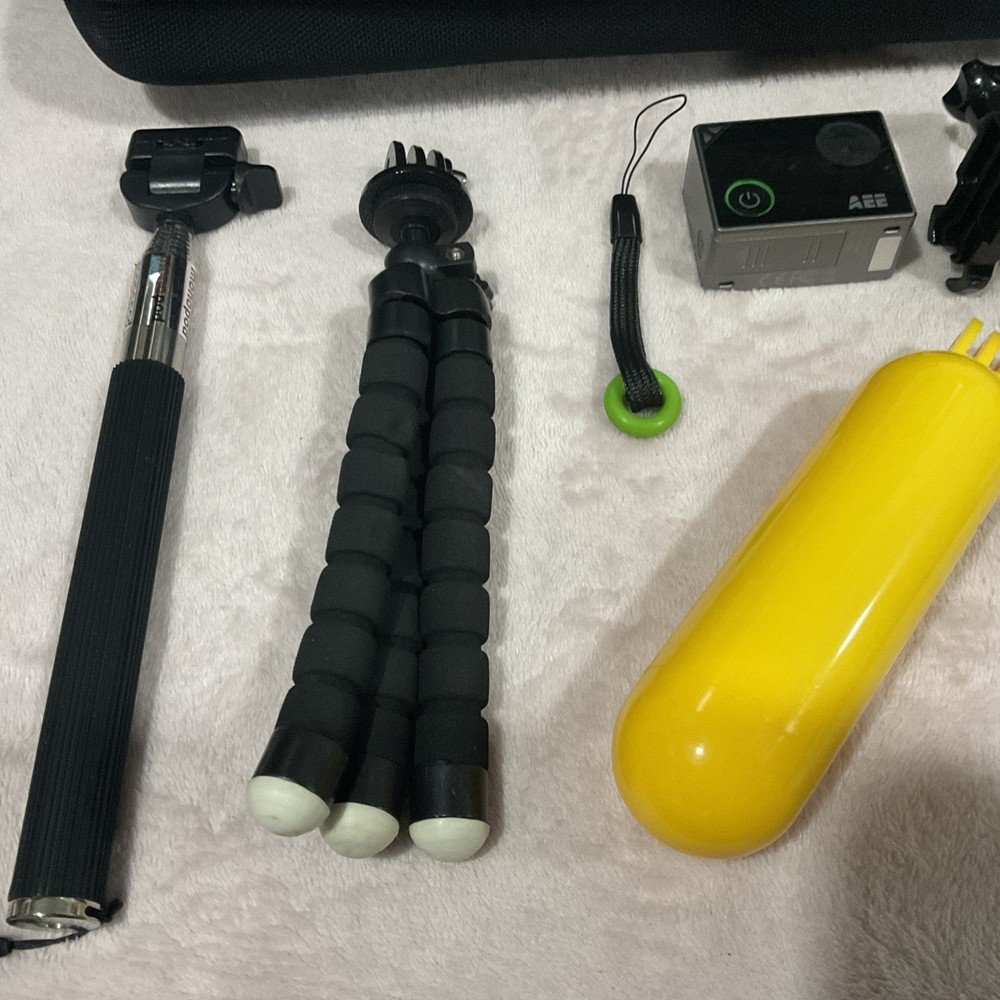AEE Technology LYFE Titan Action Camera And Parts Case