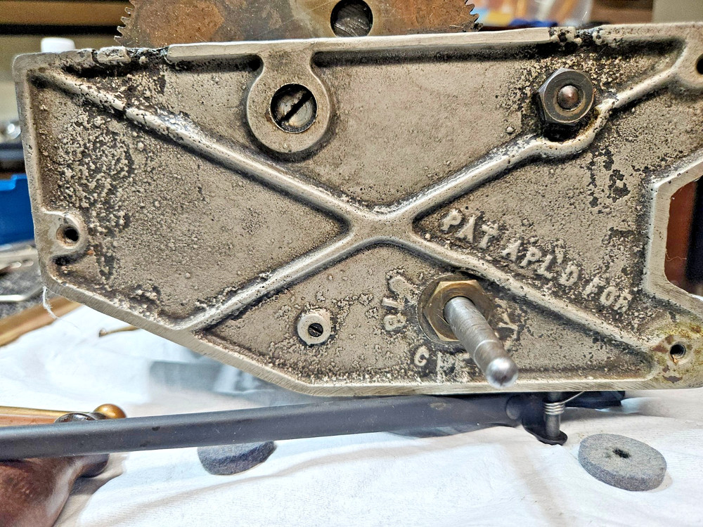 Chaney Phonograph Dual Spring "WORKING" motor with handle and top board.