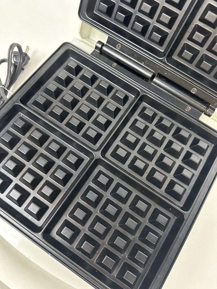 Toastmaster Belgian Waffle Maker TWB4