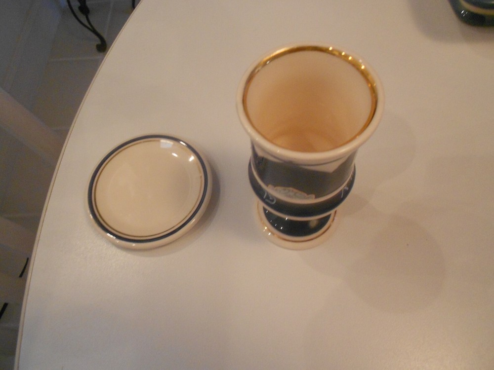 KIIDDUSH CUP WITH SMALL BASE PLATE CERAMIC GLOSS FINISH