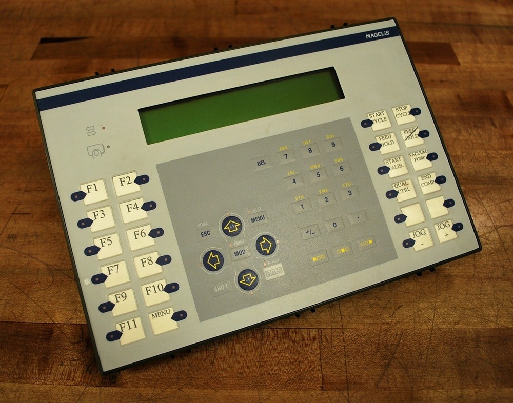 Square D XBTE015010 MAGELiS Operator Interface 24vdc - USED
