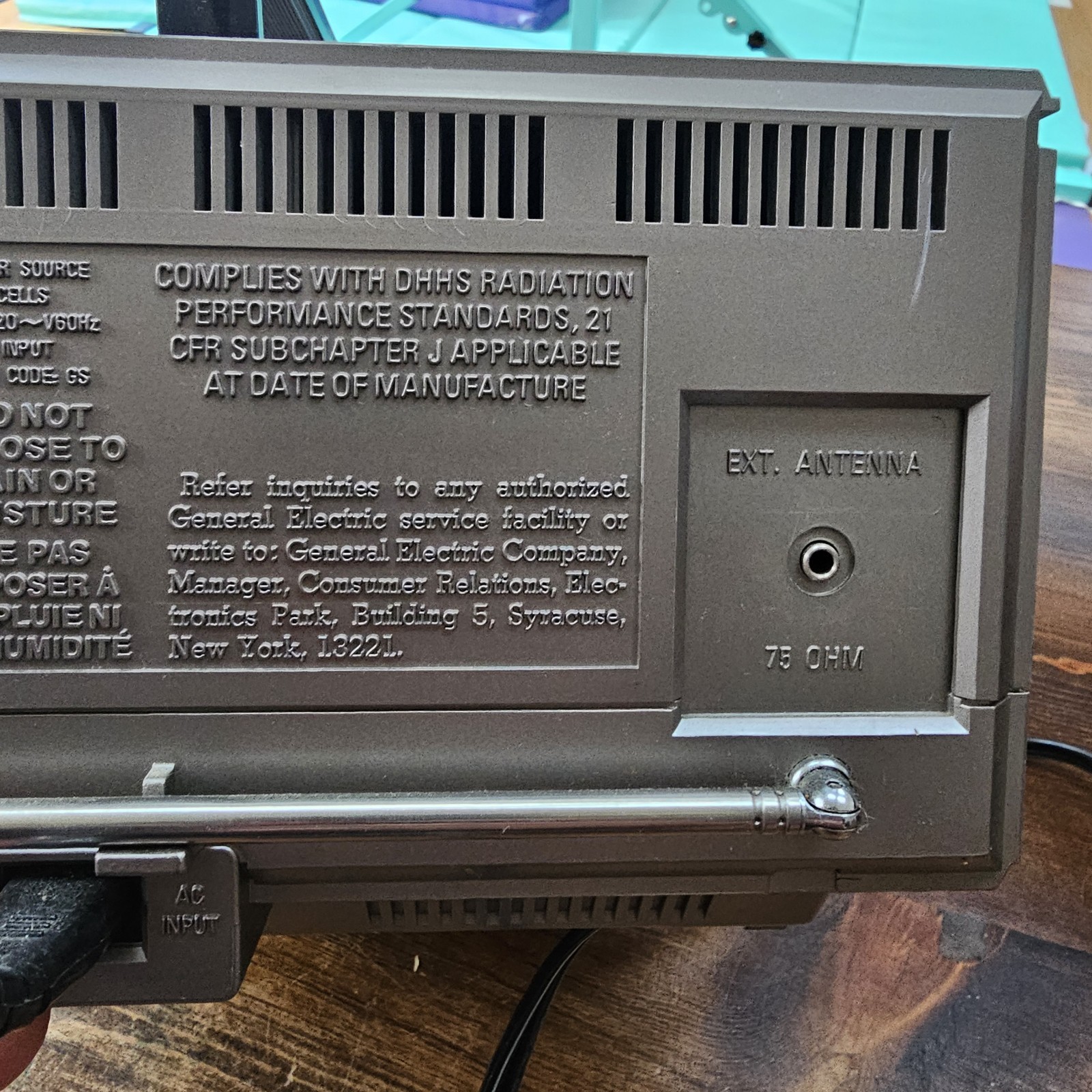 Spacemaker Kitchen Companion GE TV/Radio 5” B&W FM/AM 7-7150 Original Box Clean