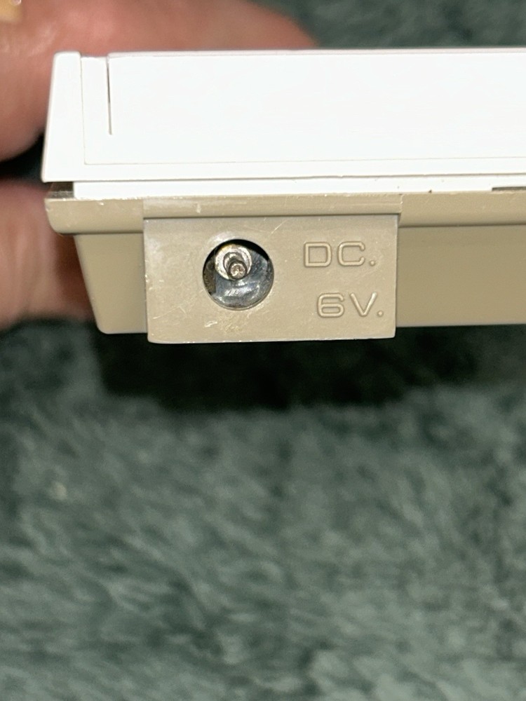 vintage Victor handheld electronic calculator-UNTESTED