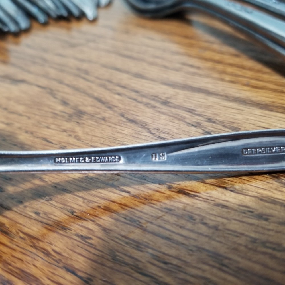 Holmes & Edwards Woodsong Set- 71 pcs