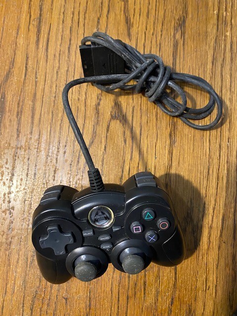 NYKO FRONT MAN GUITAR