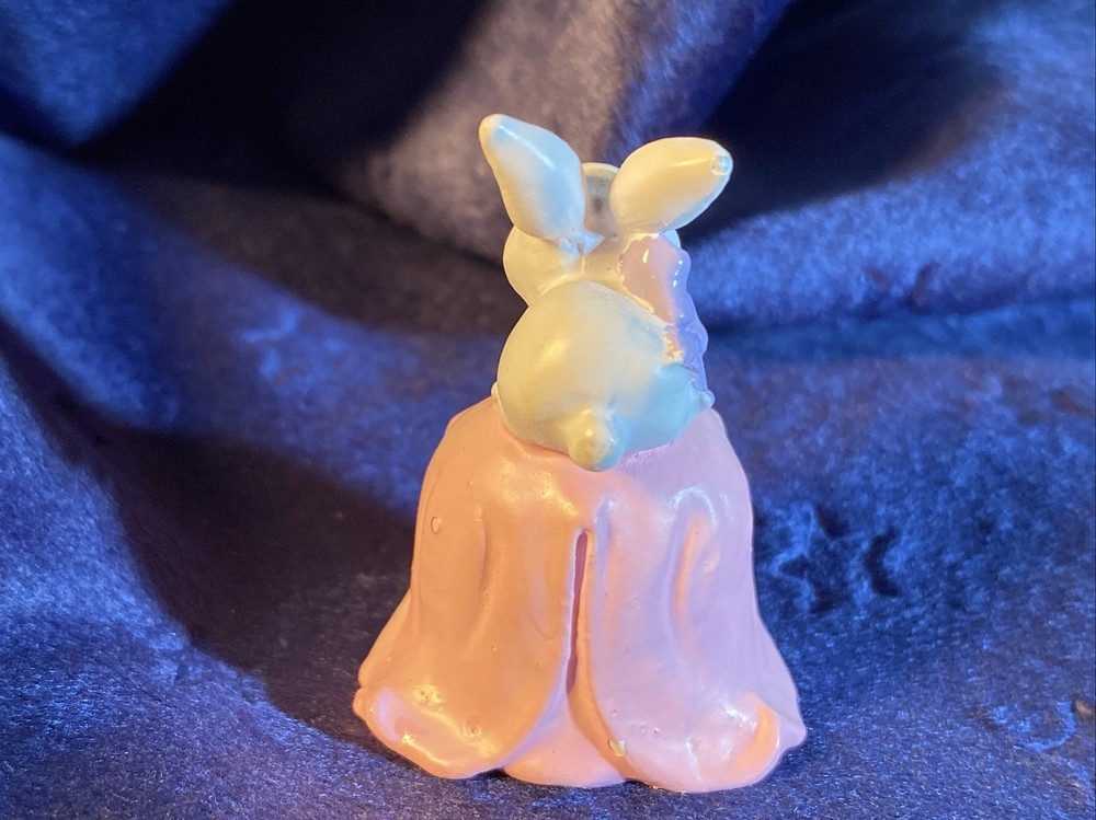 Enesco Bunny rabbit Thimble